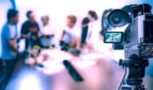  حكايتي مع الإعلام وصناع الاعلام  (34).. (الصناعة) الحائرة.. بين الثقافة والإعلام!