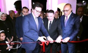 أدعم هذا الرجل (المحب لمصر) والمصريين