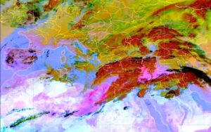 (منار غانم): تأثير العاصفة انتهى تمامًا، والأجواء بدأت تستقر تدريجيًا