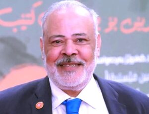 (عودة.. طرح الأرض).. عرض يكرم (عبد الغفار عودة)