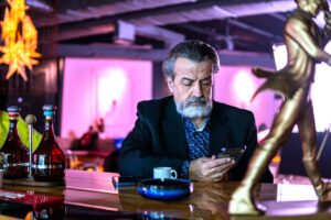 مسلسل (عرين الذئاب) ويجمع بين الجريمة والغموض والتحليل النفسي