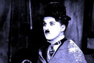 محمد الروبي يكتب: (الضحك).. وكيف تُصنع الكوميديا بوصفها فنًا جادًا؟