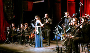 أوركسترا (مزيكا) العالمية تحمل إرث السيدة (فيروز) في باريس