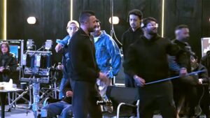 (أحمد العوضي) يفقد أعصابه في برنامج (الكاميرا الخفية)