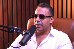 مفاجأة.. (محمد عدوية) يغني تتر مسلسل (علي كلاي)