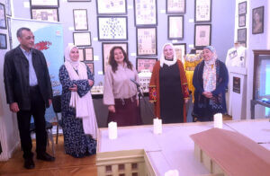 عرض فني مميزا لفن الحكي قدمته الحكاءة (عزة موسي) بمشاركة فرقة سهراية