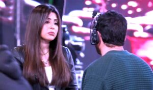 (آيتن عامر) تعبر صادق عن مشاعرها الإنسانية في (الكاميرا الخفية)