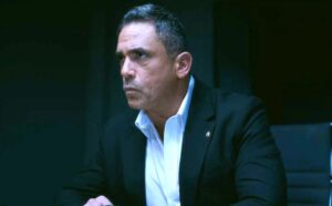 في (بورصة النجوم): باسم سمره رقم واحد في النصف الأول من رمضان، بـ (عين سحرية)