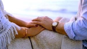 أغنية (مش قادرة).. أول تعاون بين (أنغام) والشاعر (خالد تاج الدين)