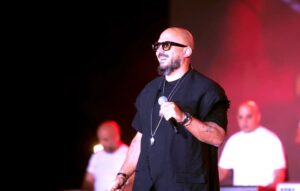 الليلة: (ويجز) و(العسيلي) يشعلان ليل جده في حفل كامل العدد