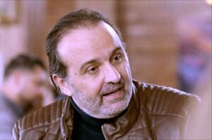 إبراهيم أبو ذكري يكتب: المسافة بين الفنان و(المنتج الفني).. مسافة ود، لا مسافة خلاف!