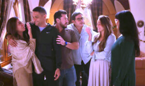 محمود حسونة يكتب: (اثنين غيرنا).. أزمات نفسية وإنسانية تحت مظلة الرومانسية