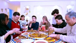 (الحسن عادل) يضفي أجواء من البهجة والتآلف الأسري على مسلسل (جدو والعيلة)  