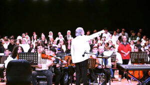 جيهان زكي تشهد تدريبات المايسترو (سليم سحاب) لـ (كورال وأوركسترا مصر الوطني)