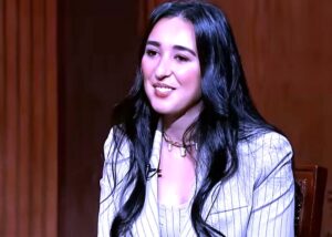 (حسام الشاعر) خاض في بداية حياته تجربة استثمارية بعيدة عن السياحة في مجال الملابس