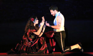 عصام السيد يكتب: أسرار التكريم في (المسرح) العربي.. (4).. البابا شنودة وخالد جلال