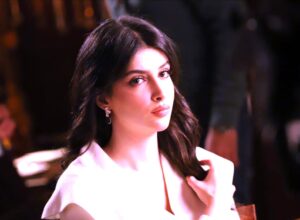 ​(سارة بركة).. زهرة برية واعدة خطفت الأنظار في مسلسل (علي كلاي)