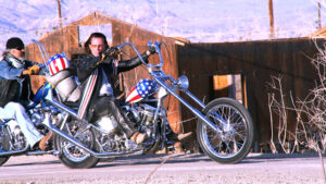 حنان أبو الضياء تكتب: (جاك نيكلسون) في فيلم (Easy Rider) احتفى بثقافة الستينيات المضادة (20)