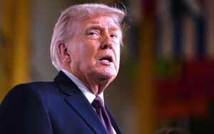 (روبرت دي نيرو) يشن هجوما قاسيا على (ترامب) بسبب حرب إيران