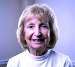 رحيل (كيتي) التى كانت تستلهم رقصاتها من الأشجار، وعارضت (سلامه موسى)