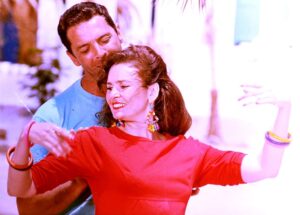 (يسرا).. إمرأة متسربلة بالشمس، والقمر تحت رجليها، وعلى رأسها إكليل من النجوم