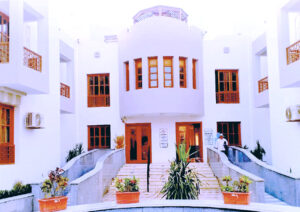 عصام السيد يكتب: في إمارة المسرح (1).. عندما يُترجم الحب الى أفعال بـ (الشارقة)