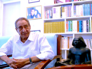 (عبد الرحمن الأبنودي)، وتراثه المبعثر في دهاليز الإذاعة وشرائط الكاسيت والمسلسلات