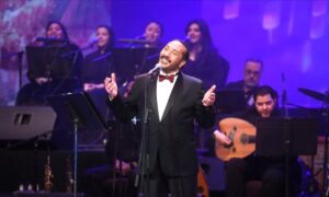 (مصطفى كامل) يطالب بإعادة  النظر في قرارات ترشيد الكهرباء