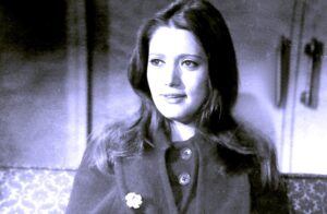 (شمس البارودي): الجاذبية العابرة للزمن.. كيف سكن السحر نبرتها؟!