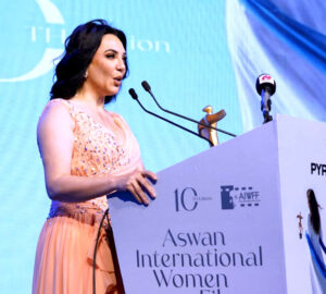 (سولاف فواخرجي): لدي طاقة كبيرة لفعل شيء مميز ومغاير في الفن