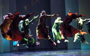 كمال زغلول يكتب: البنية الثقافية والابداع الشعبي (14).. (الإضاءة المسرحية)