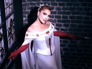 (أصالة) أبهرت الجمهور بـ 18 أغنية بمختلف اللهجات العربية في باريس