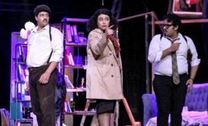 عرض (موت فوضوي صدفة) يحقق نجاحا كبيرا في مهرجان المسرح العالمي