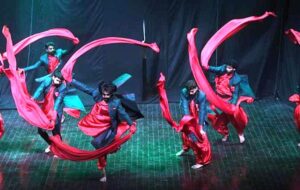 (اليوم العالمي للرقص) يأتي تخليدًا لذكرى مولد مصمم الرقصات (جورج نوفر)