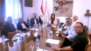 (صُنّاع السينما) يجتمعون مع وزيرة الثقافة لتطوير الصناعة وتعزيز قدرتها