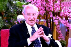 (محمد محمد عبد الوهاب)، يكشف طبيعة العلاقة التي جمعت والده بأم كلثوم