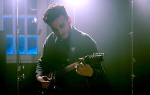 (احكيلي وفصفضلي).. كليب للمطرب (الحسن عادل) يحمل رسالة اجتماعية عميقة