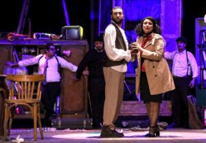 عرض (موت فوضوي صدفة) يحقق نجاحا كبيرا في مهرجان المسرح العالمي