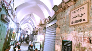 نكشف لأول مرة كواليس فيلم لـ (صلاح جاهين)، بطولة فيروز، وعبدالحليم حافظ، وتغني فيه أم كلثوم!