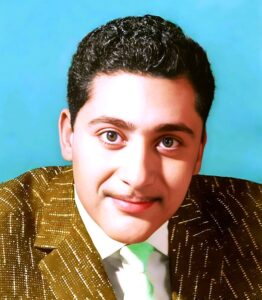 سر اعتراض الرقابة على أغنية (رغم حداثة سنك) لـ (عمر فتحي) والمحذوف منها!