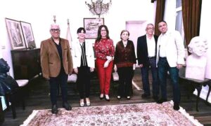 وزيرة الثقافة تلتقي بالفنان (محمد رياض) ووفد مهرجان أسوان