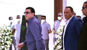 (مصطفى كامل) عزاء (هاني شاكر) سيكون مفتوحاً أمام جميع محبي الفنان الراحل