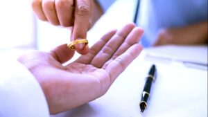 النائب (إيهاب زكريا): مصر تشهد نحو 31.4 من حالات (الطلاق) كل ساعة!