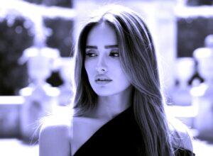 القضاء يحكم لصالح (زينة) في قضية كلب الشيخ زايد