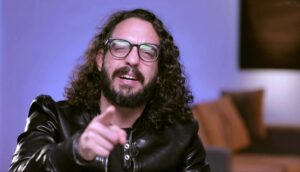 بين (محمد قماح) و(مروان يونس).. (عجزت) دويتو غنائي جديد يجمع الإحساس والتجديد