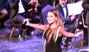 (كارول سماحة) تحيي مجددًا حفل ملكة جمال العرب في أميركا