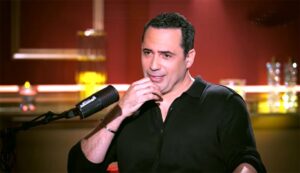 (ظافر العابدين) يروي رحلة الألم والنجاح.. من غسيل الصحون في بريطانيا إلى نجومية الدراما العربية