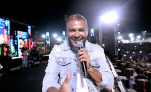 (رامي صبري): أنا الآن المطرب الثاني على منصات الأغاني، بعد (عمرو دياب) وانتظروا (القمر)