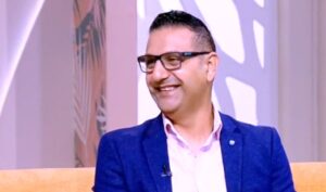 (حمادة بركات) يروي رحلة تحقيق الحلم: من مدرجات الحقوق إلى خشبة المسرح