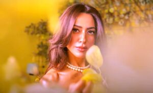 (هند عبد الحليم) تخوض أولى تجاربها الغنائية بـ  (على فين).. دعوة للأمل وحب الحياة